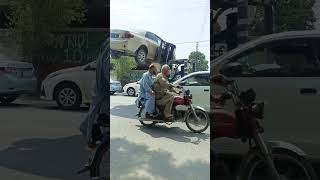 Traffic wardan ka kamal👍😻 trafficpolice ytshorts shorts short asifali710 asifali710 [upl. by Imailiv835]