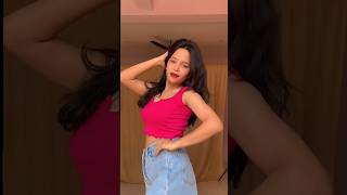 halkat jawani ❤️shrutivaishya shruti trending viral cute dance [upl. by Demetra]