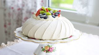 PAVLOVA TORTA  4 trika za savršenu Pavlovu [upl. by Lanita]