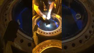 How to remove an Antipolishing ring Wartsila 8L50DF marineengineer overhaul shorts [upl. by Now558]