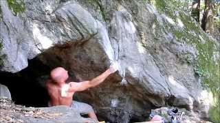 Bouldern in Algund Grave Cave 6c [upl. by Luisa]