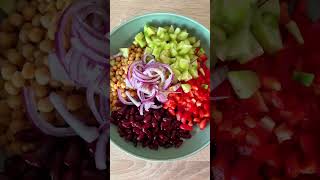 Kichererbsen Kidneybohnen Salat  vegan  Rezept  Salatschwester [upl. by Kaya]