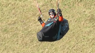 Paraglider TakeOffs Landings amp CloseUps at Dunstable Downs 👀 [upl. by Janene648]