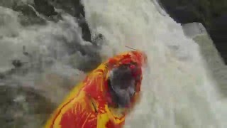 Livebait kayak rescue  Backbarrow weir [upl. by Maier]