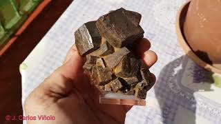 GOETHITA PSEUDOMORFICA DE PIRITA Goethite Pseudomorphic Pyrite [upl. by Eniortna]