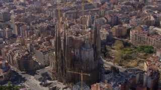 Video La Sagrada Familia en 2026 [upl. by Bronny]