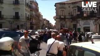 MAFIA  Paternò il video del corteo funebre per il boss Leanza [upl. by Ayirp]