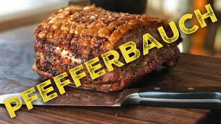 Knuspriger PFEFFERBAUCH am Drehspiess saftig Grillen  Klaus grillt [upl. by Aekal]