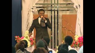 Ephrem Alemu  ኤፍሬም አለሙ  Live worship  አምልኮ  at ABU DHABIflv [upl. by Freemon]