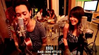 KIS Sabar feat Tiari Bintang Official Video [upl. by Om]