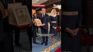 Moment de recueillement au Mausolée Mohammed V pour Emmanuel et Brigitte Macron [upl. by Lette912]