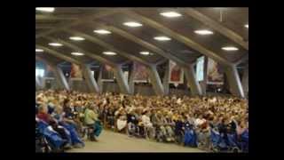 Chants de Lourdes quotpeuples de dieu cité de lEmmanuelquot [upl. by Sihon]