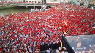 Fêtes de Bayonne 2018  les festayres chantent quotLa Peña Baionaquot [upl. by Yelsna517]