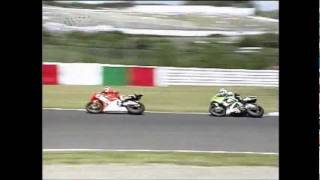 Suzuka 8 Hours 2000 ZX7RR vs VTR 1000 SPW [upl. by Wilmette838]