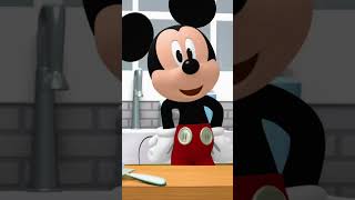 Spot colors and shapes with Mickey Mouse meandmickey Disneyjr [upl. by Aivilo]