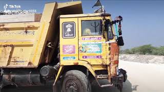 Power of old ashok leyland tipper 1616💪easy lifting 25 Ton weight [upl. by Enirehs]