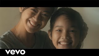 juan karlos  Sampaguita Official Music Video ft Gloc9 [upl. by Macfadyn388]