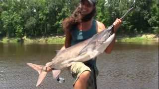 Strange 45 Pound Fish Caught On 12oz Soda Bottle [upl. by Eliezer]