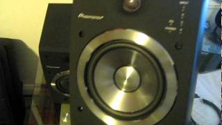 Pioneer SDJ05 Active Studio Monitors Unboxing First Impressions Video [upl. by Caryl419]