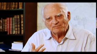 Interview de Michel Serres sur lautorité [upl. by Ylliw]