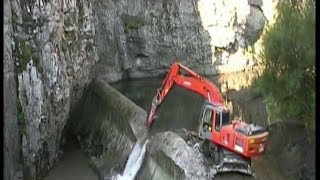 “LA GOTERA” DAM REMOVAL BERNESGA RIVER [upl. by Gottuard]