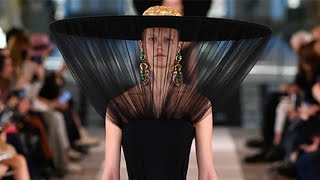 défilé haute couture schiaparelli printemps été 2022 [upl. by Dranel]