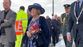 Prinses Beatrix opent Prins Clausbrug in Dordrecht [upl. by Ellehcil]