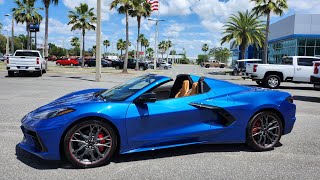 Corvette Stingray Convertible 2023 2LT quotElkhart Lake Blue Metallicquot en Español [upl. by Annoirb647]