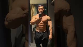 Chinese Bearded Bodybuilder Muscles Flexing 4 [upl. by Oiralih927]