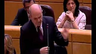 Bronca en el Senado Manuel Chaves defiende la familia sostenible  2642011 [upl. by Dolphin]