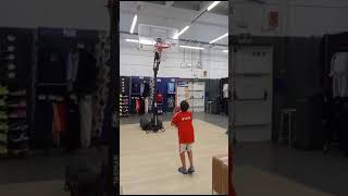 El gran canastón de Martín en Decathlon 🏀⛹🏼 [upl. by Polash]