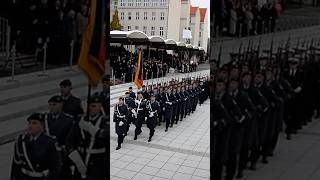 Ausmarsch des Wachbataillons vor dem Bendlerblock🇩🇪🦅 bundeswehr soldaten militär parade [upl. by Louella365]