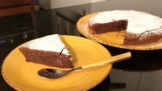 TORTA AL CIOCCOLATO MORBIDA E CREMOSA  Ricetta facile e veloce  CHOCOLATE CAKE – Easy recipe [upl. by Lajes741]