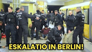 Schlägerei am Alexanderplatz 😱🔥 Jugendliche Banden in Berlin [upl. by Ignatzia]