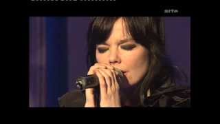 Björk  Live at Grünspan on Music Planet 2Nite full set and interviews  2002 [upl. by Anastas]