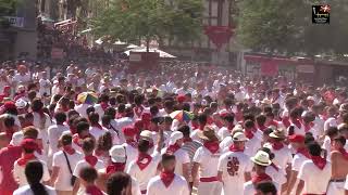 La course de vachettes aux fêtes de Bayonne 30 07 2022 [upl. by Gunthar]