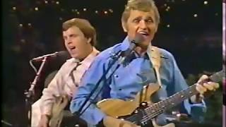 Jerry Reed  Sugarfoot Rag Live 1982 [upl. by Kacerek]