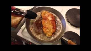 Schnitzel braten in der Eisenpfanne [upl. by Onitsirc]