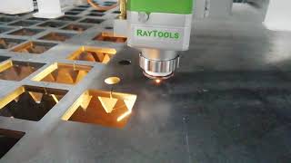 1000W Raycus Auto Raytools 8mm CS metal fiber laser cutting machine [upl. by Zack625]