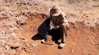 Inexperienced Saphire fossicking at the Lava Plains in Queensland [upl. by Prisca324]