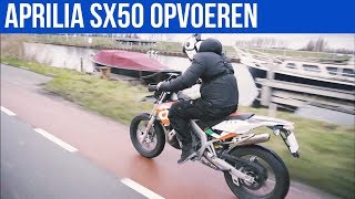 APRILIA SX50 SCHAKELBROMMER OPVOEREN  VOL GAS MET JOEY [upl. by Nertie]