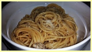 Spaghetti Cacio e Pepe  Le Ricette di Zio Roberto [upl. by Lorollas]