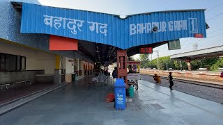 बहादुरगढ़ का छोटा सा लेकिन बहुत सुंदर रेलवे स्टेशन ।। Bahadurgarh Railway Station ।। [upl. by Fanya791]