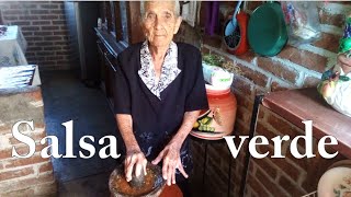 Salsa verde de chile serrano en el molcajete  Cocinando con Ninfa [upl. by Ainimreh]