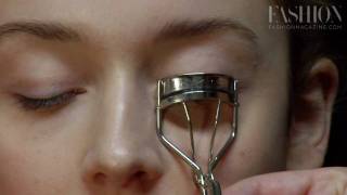 Beauty 101 Using an eyelash curler [upl. by Henn]