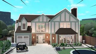 BUILDING A DETACHED UK HOUSE IN BLOXBURG [upl. by Natsuj335]