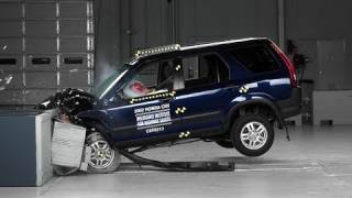 2002 Honda CRV moderate overlap test [upl. by Cirad]