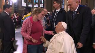 Warm onthaal voor paus Franciscus in basiliek Koekelberg [upl. by Ivar]