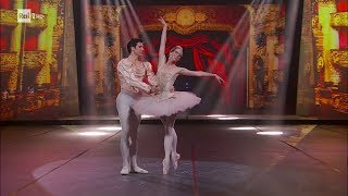 Elisa Badenes e Roberto Bolle  Danza con me 01012019 [upl. by Sedgewinn372]