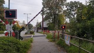 Bahnübergang Ottobrunn Putzbrunner Straße  Railroad Crossing  Spoorwegovergang [upl. by Lingwood]